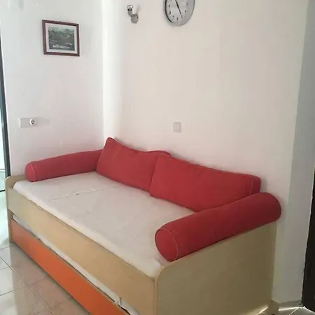Charming With Terrace And Pool 40 M² Appartement *