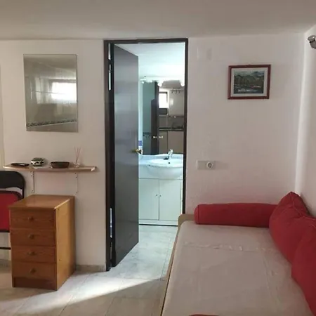 Charming With Terrace And Pool 40 M² Appartement *